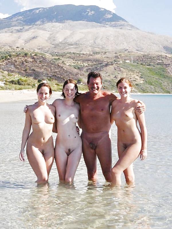25P Beach girls 4.