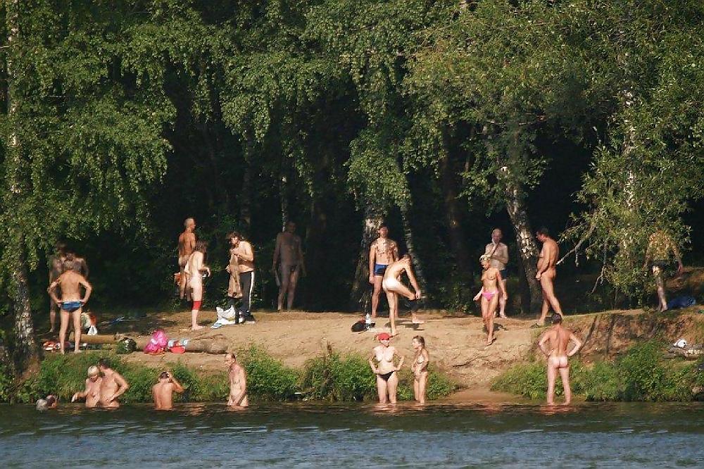 25P Mehr FKK-Strand-Teenager