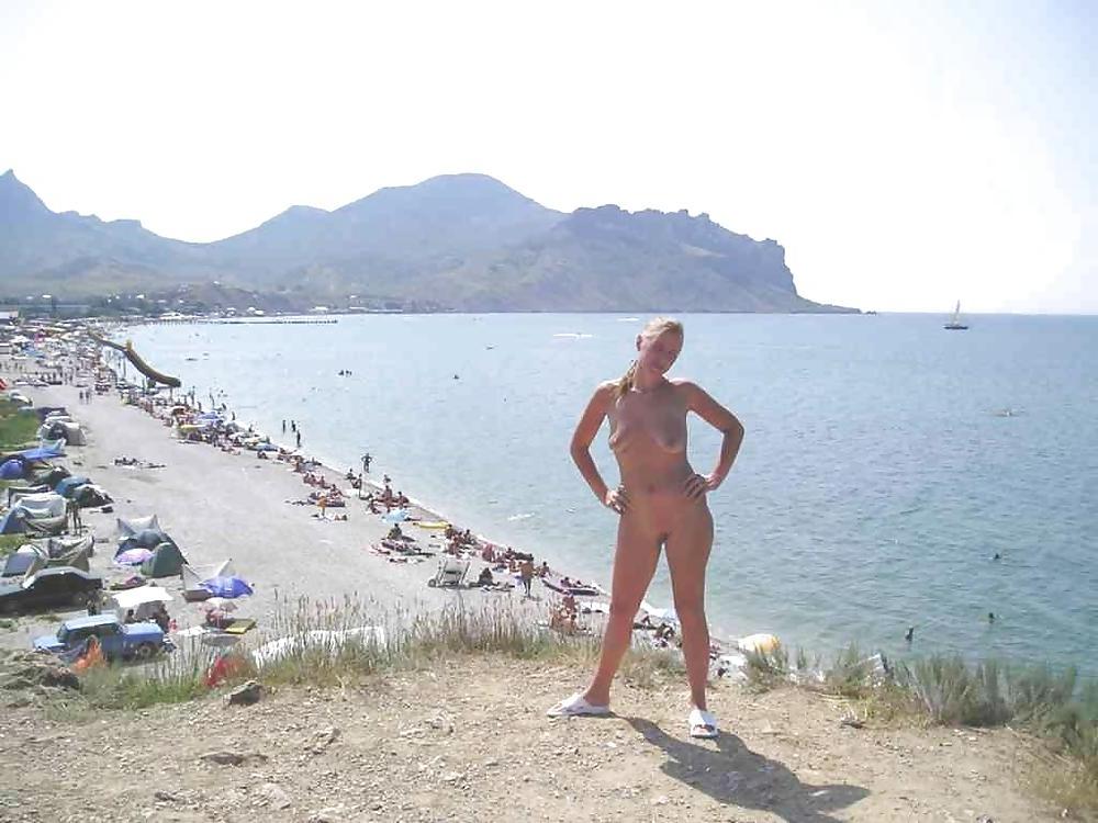 25P FKK-Strand-Teenager