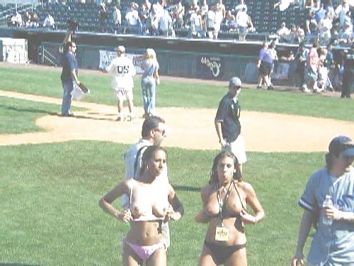 25P Show Us Your Tits!