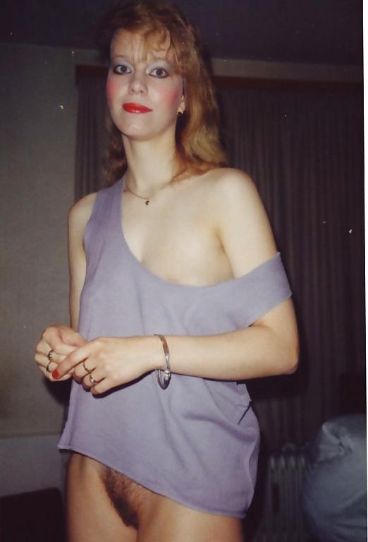 25P MILF flashing - 9