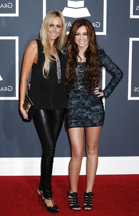5P Miley Cyrus in leather 