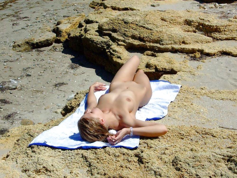 25P Nudist Beach Fun