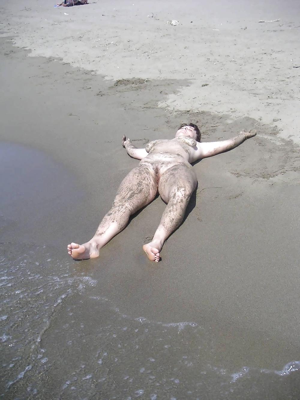 25P Nudist Beach Fun