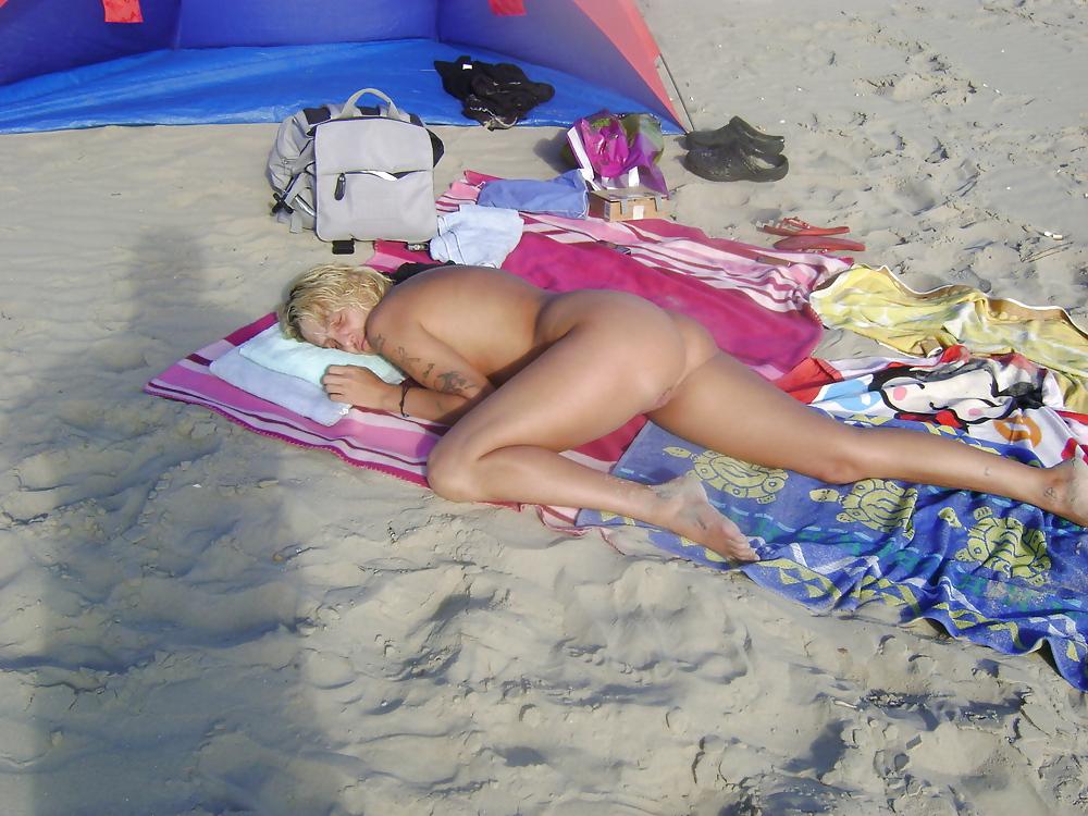 7P On the beach 
