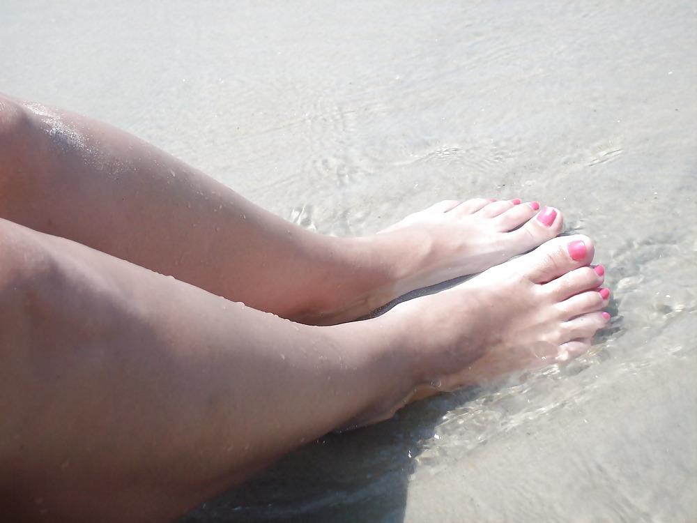 11P My sexy wife's feet at the beach