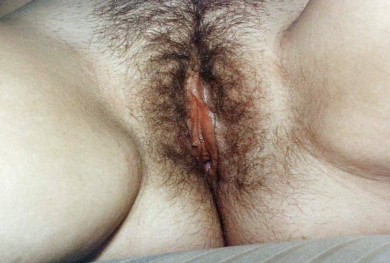 20P Mature hairy pussy