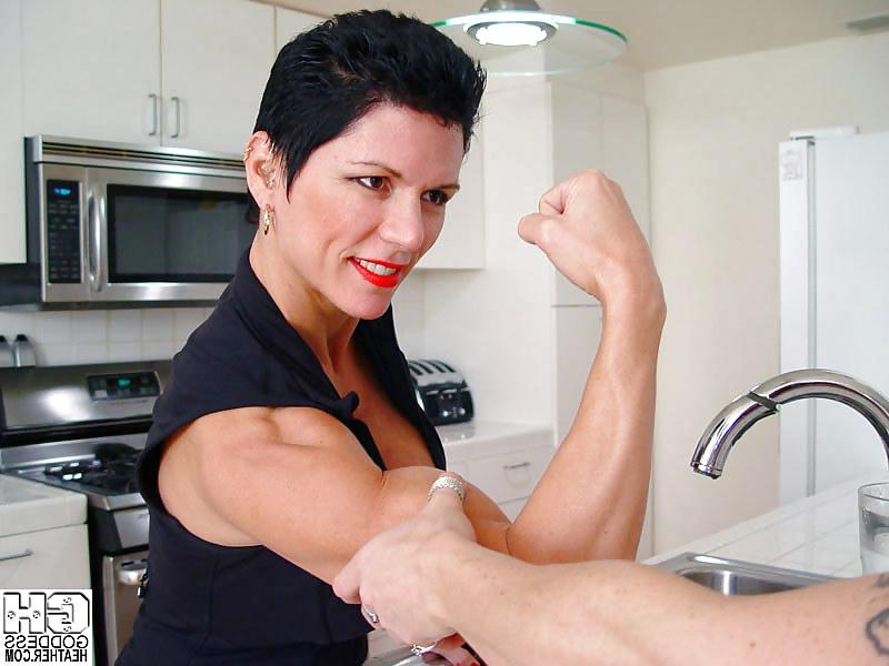 10P Muscle Amazon woman 