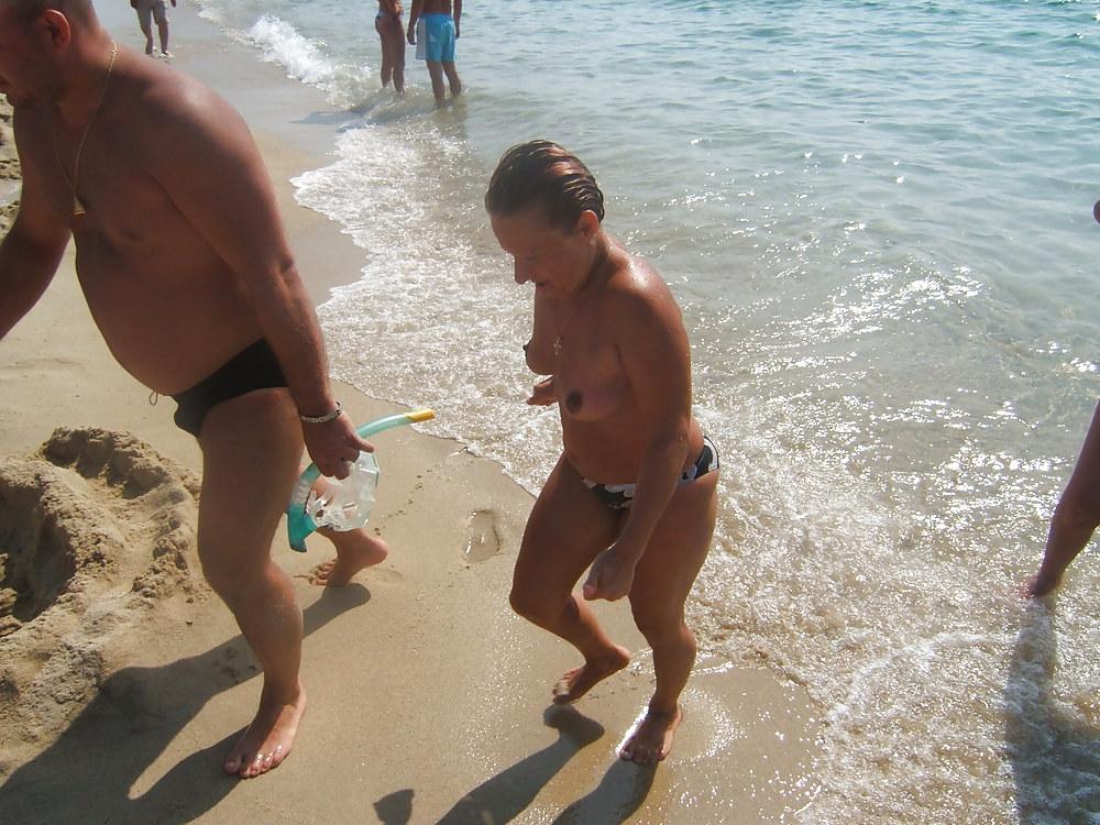 14P Saggy old whores topless beach