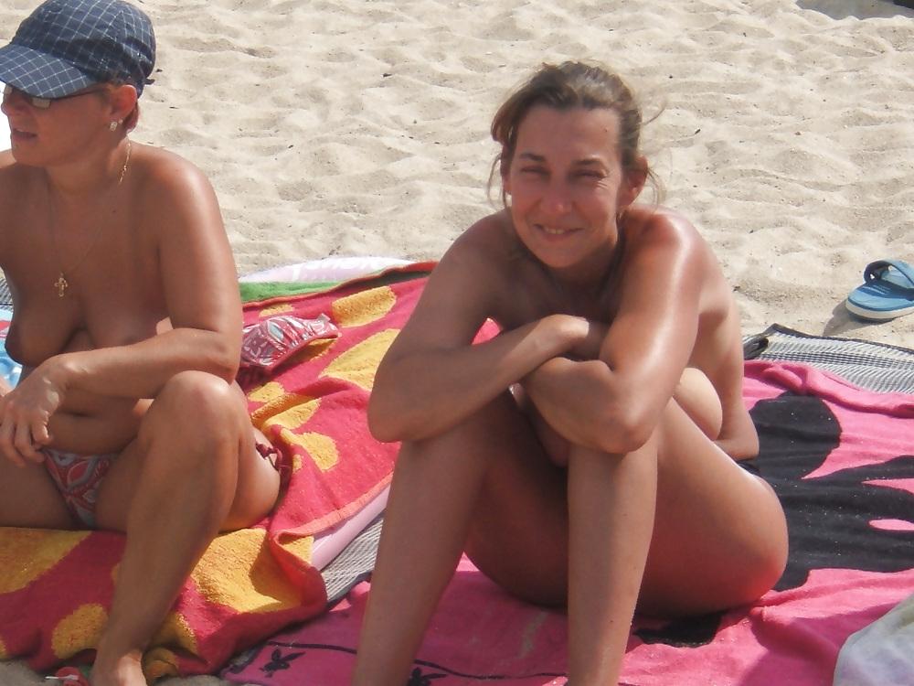 14P Saggy old whores topless beach
