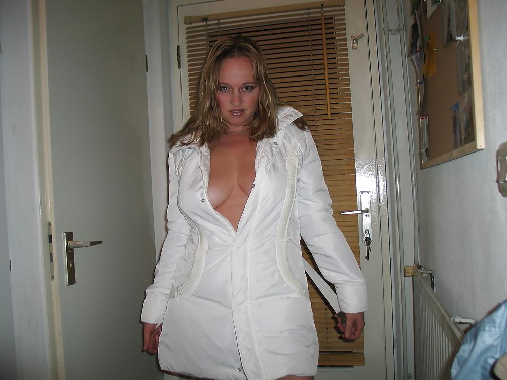 25P Wild Blonde Wife Exposed