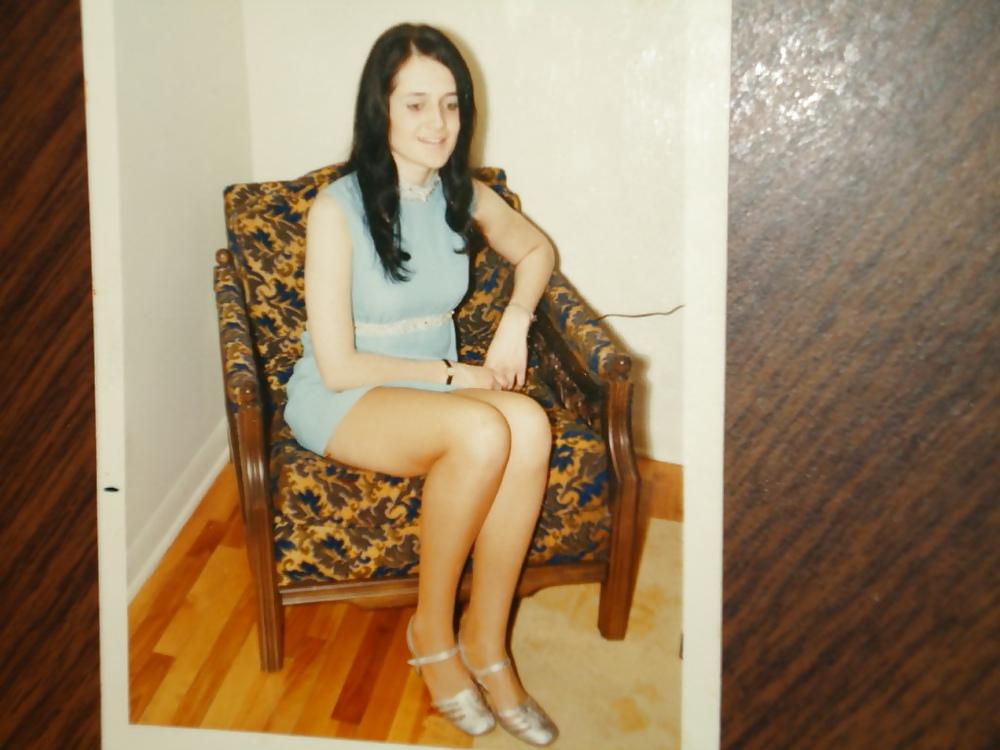 25P ElizabethSUB...a young and sexy FURRY BUSH...
