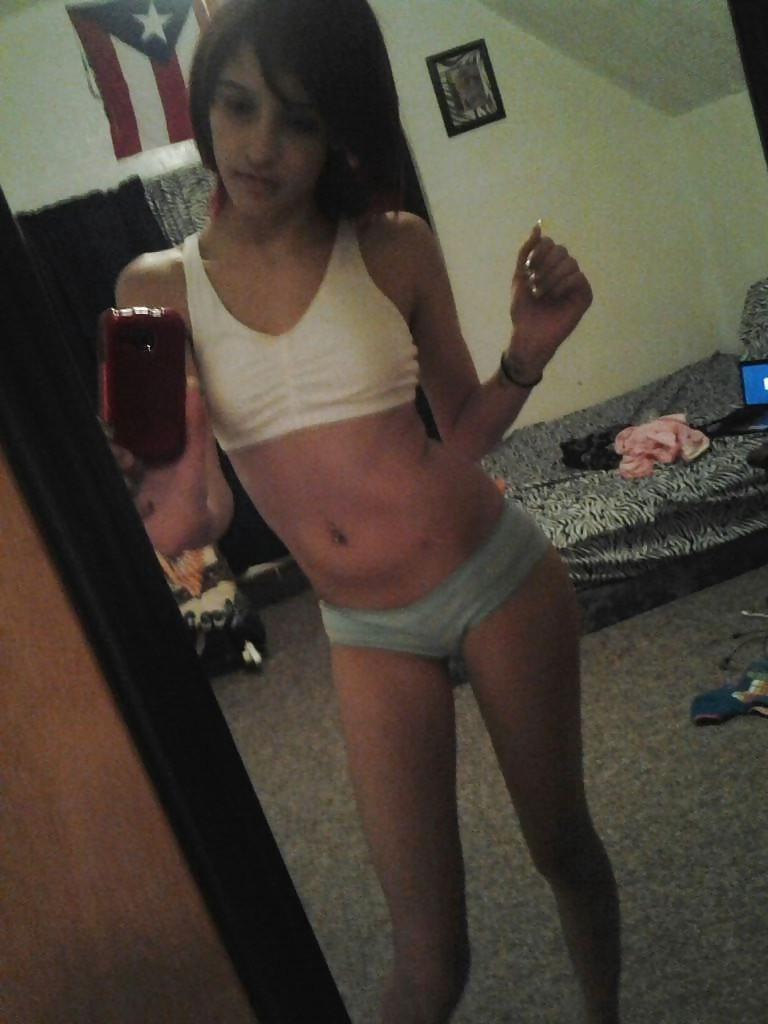 20P Sexy Latino Teenie