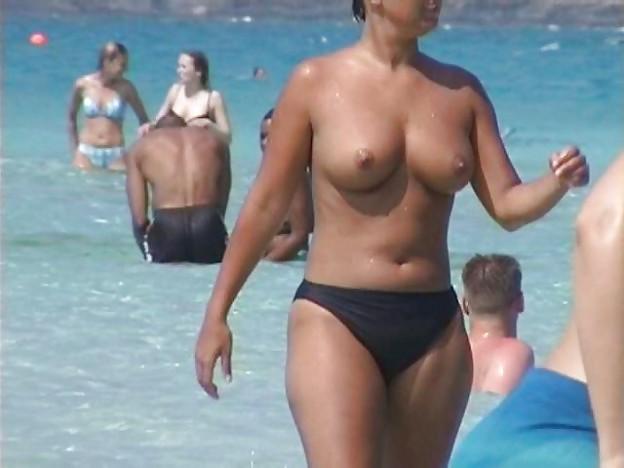 25P On the beach 10