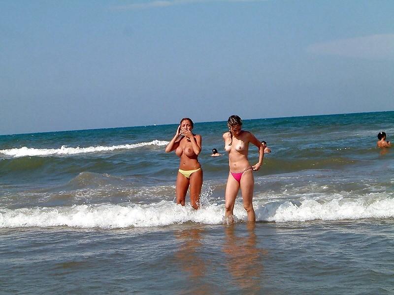 25P On the beach 10