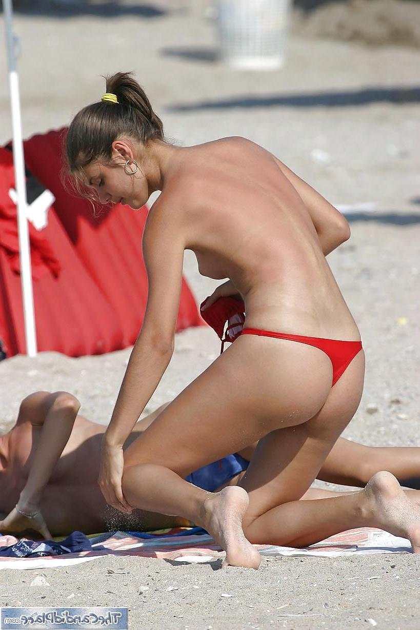 25P On the beach 11