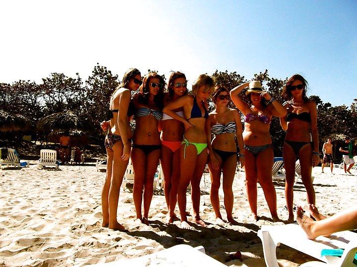 16P 18 on vacation or at the beach Bikini's