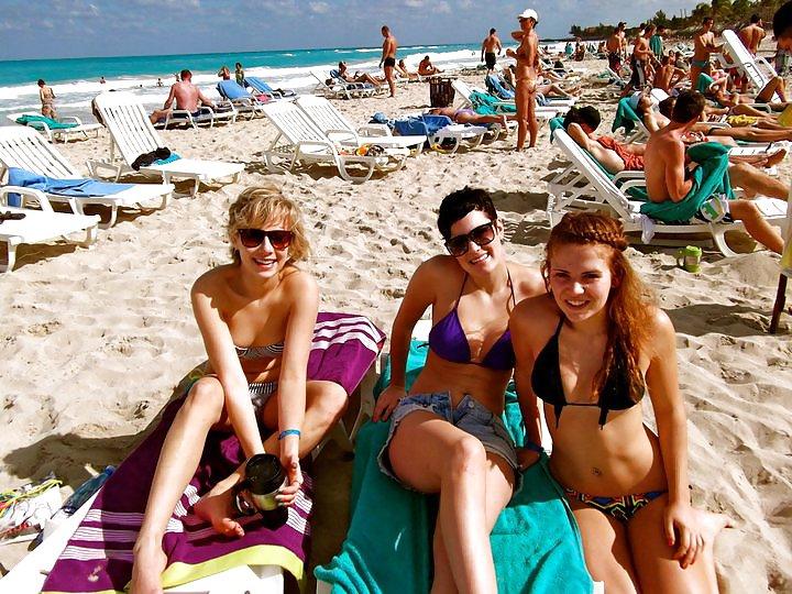 16P 18 on vacation or at the beach Bikini's