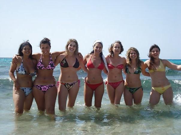 8P Lovely girls on the beach