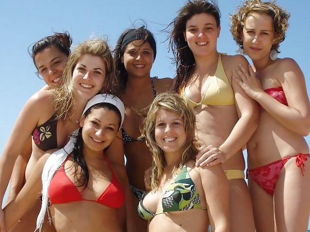 8P Lovely girls on the beach
