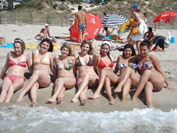 8P Lovely girls on the beach