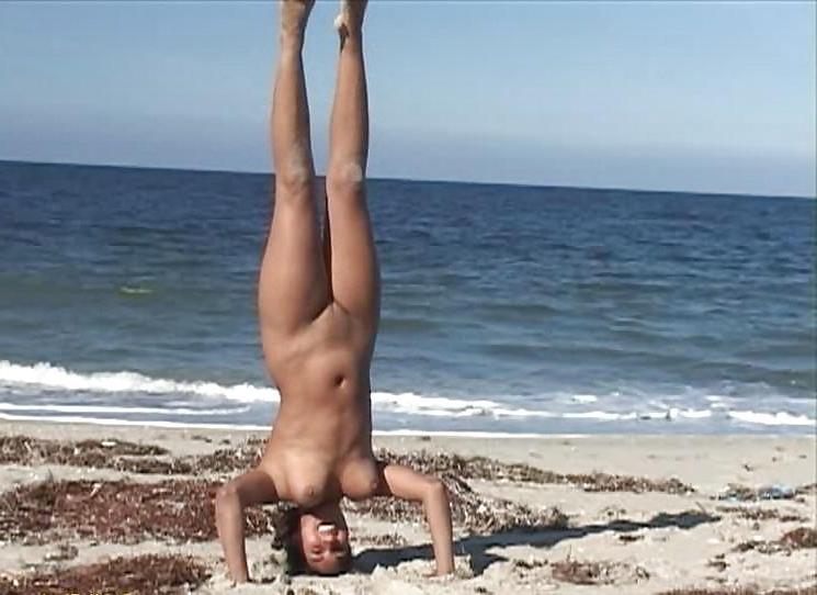 25P Cute Beach Teens