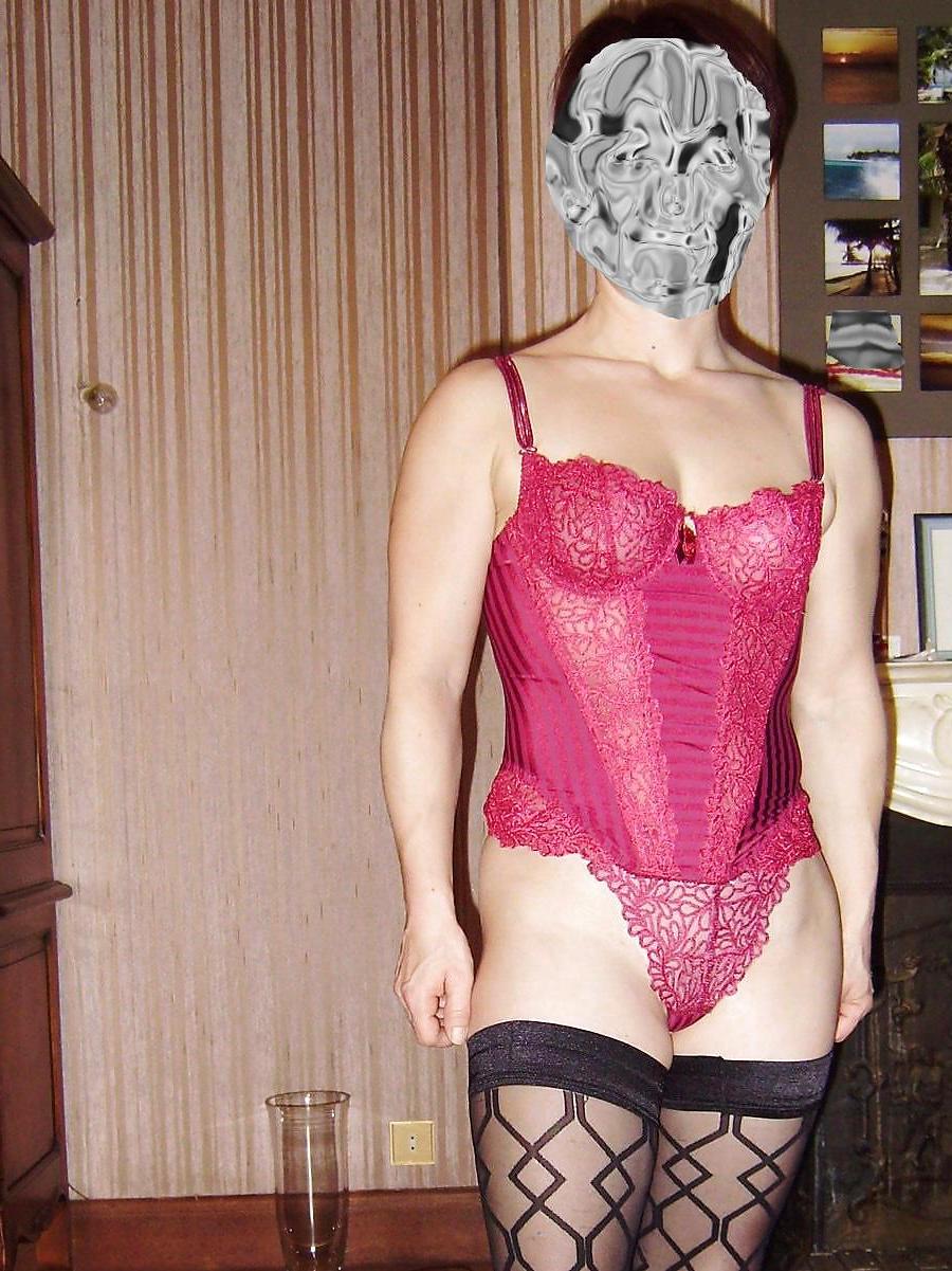 23P Sexy Amateur girls and woman wearing stockings
