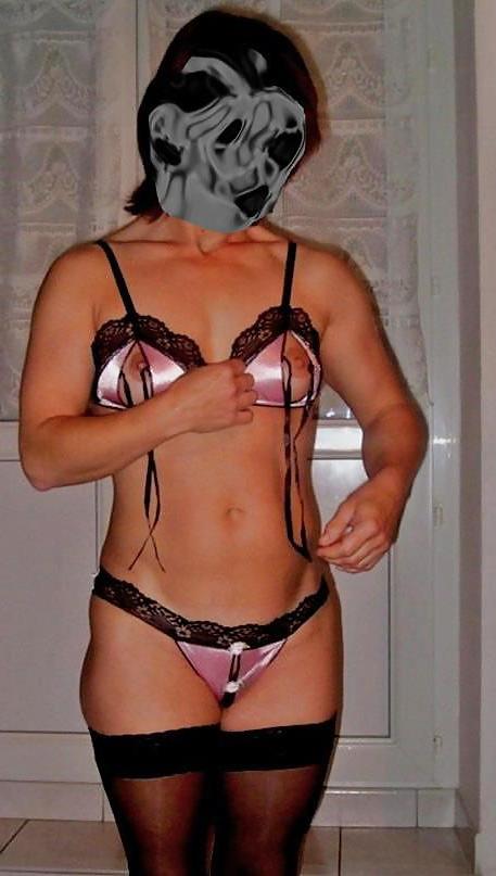 23P Sexy Amateur girls and woman wearing stockings