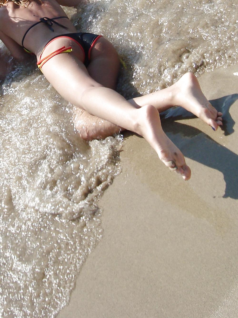 25P My wife and our friends in the beach 2