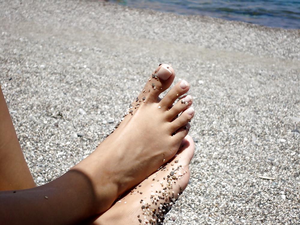 25P My wife and our friends in the beach 2