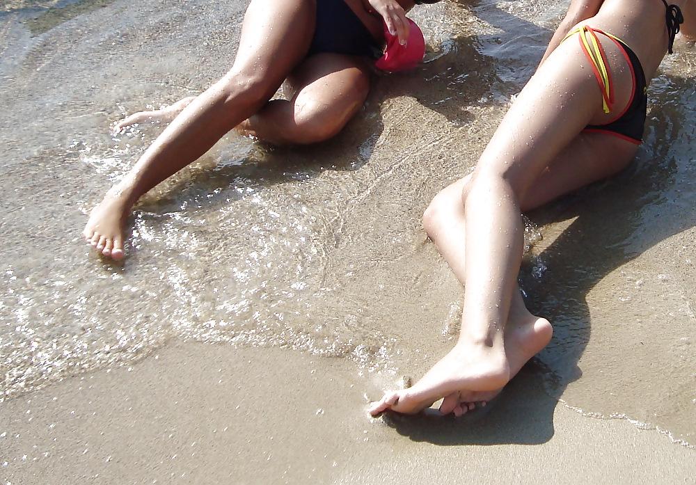 25P My wife and our friends in the beach 2