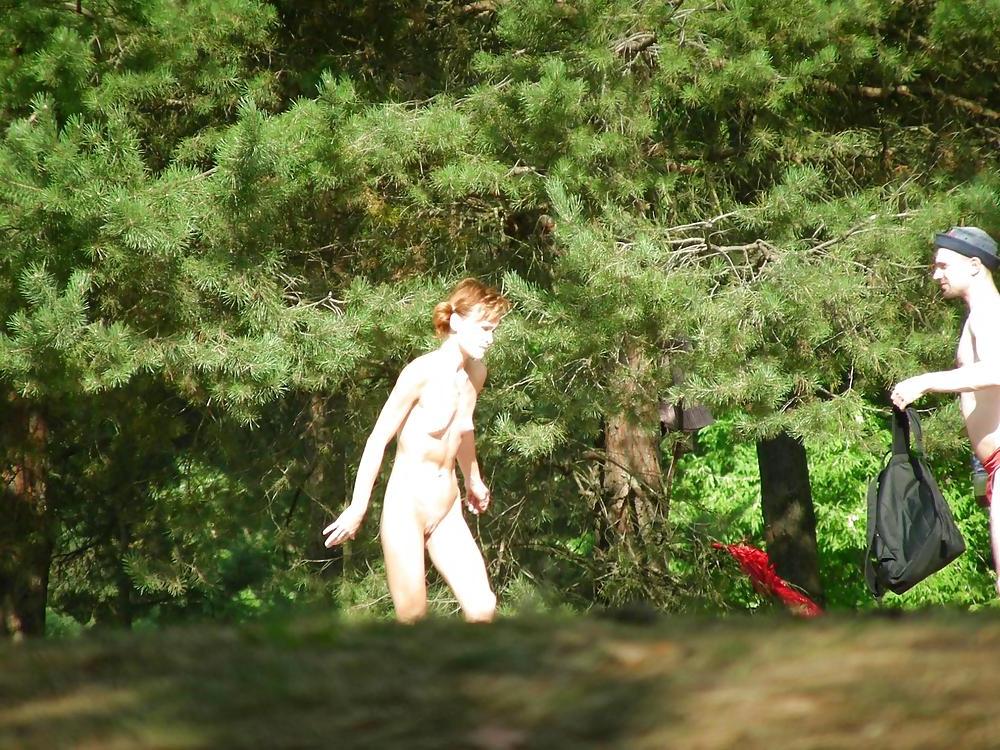 25P Nude Beach Redheads