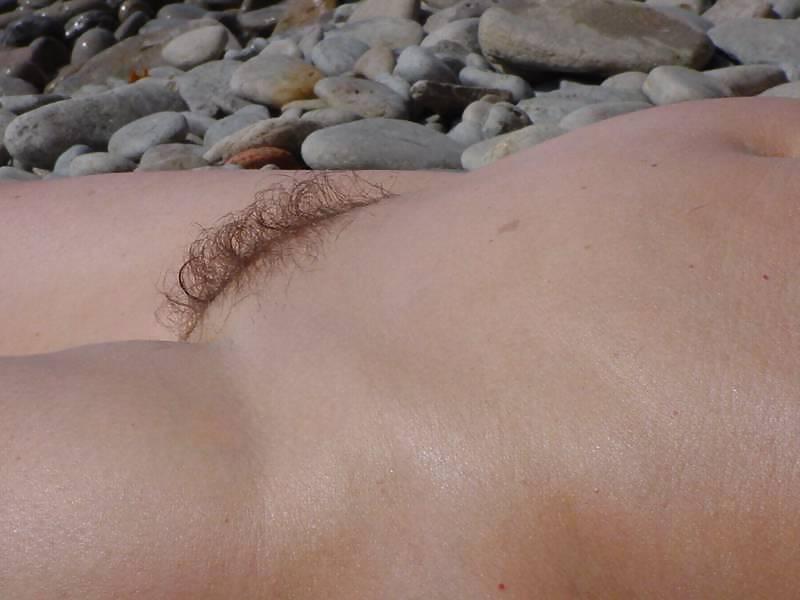25P Big Boobed Beach Babes