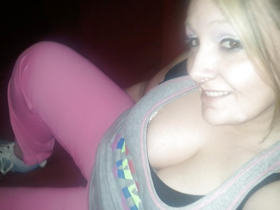 16P Busty Chubby Les Woman
