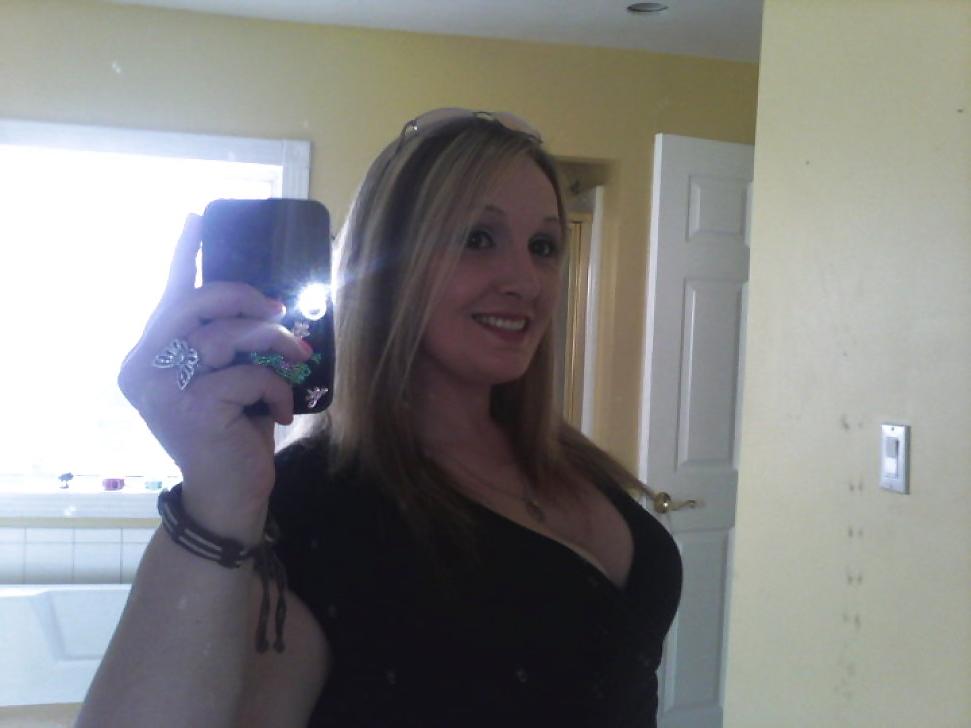 16P Busty Chubby Les Woman