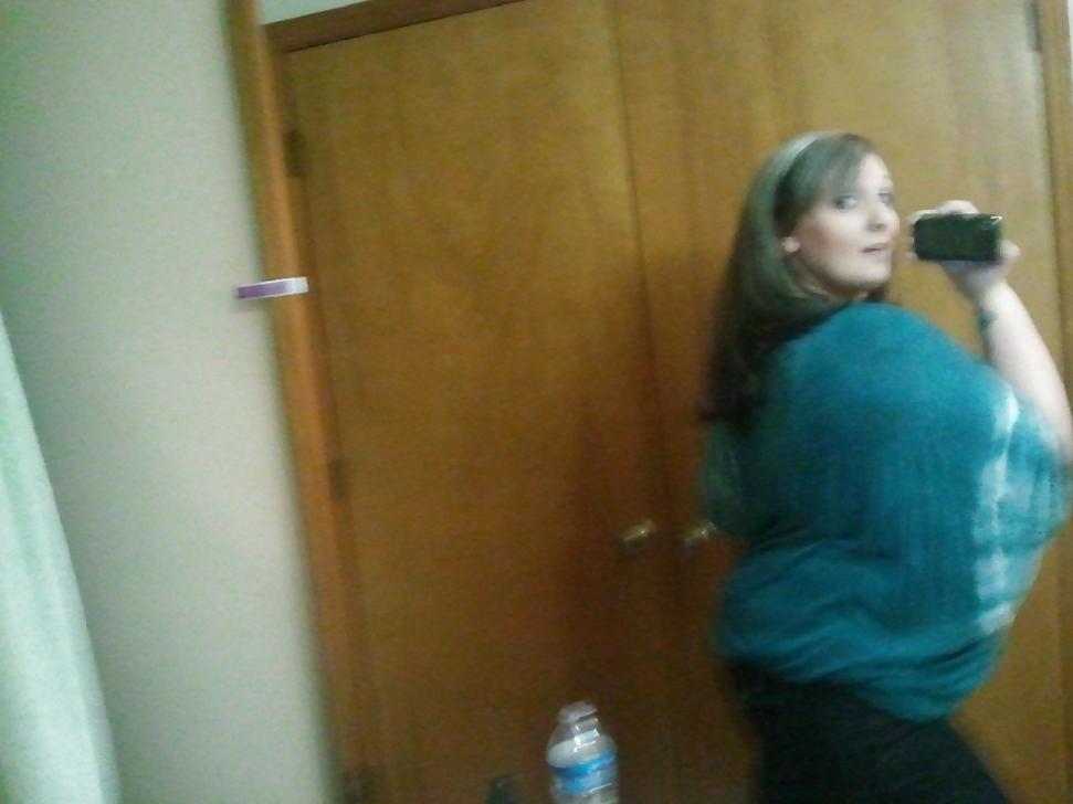 16P Busty Chubby Les Woman