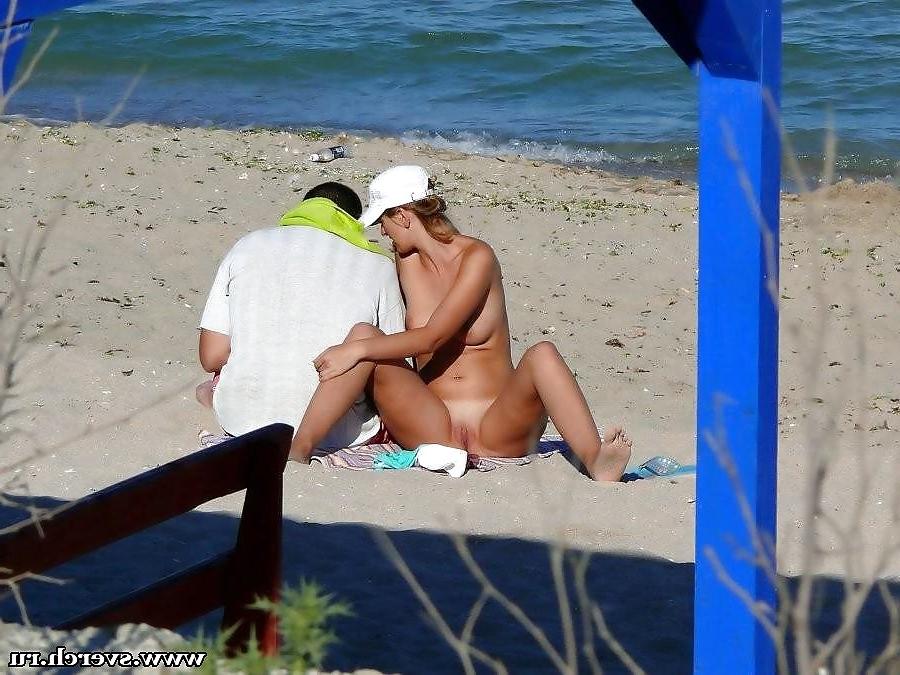 25P Beach girls 19.