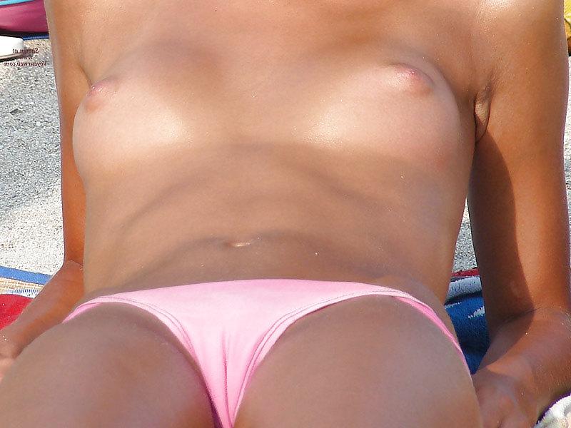 21P Beach girls 07