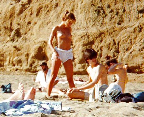 25P Sweet beach girls 2