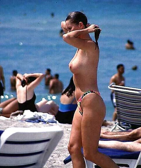 25P Sweet beach girls 2
