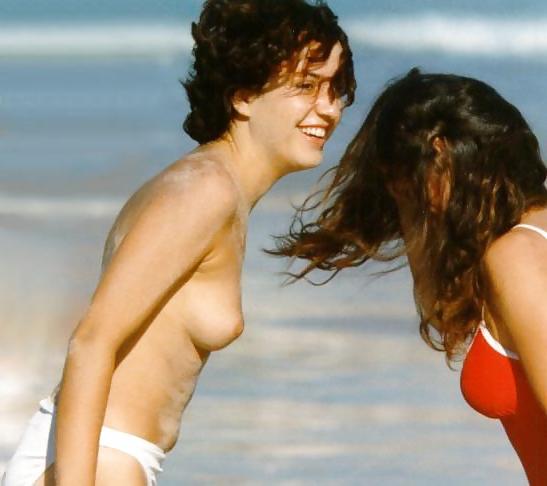 25P Sweet beach girls 2