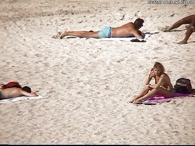 25P Sweet beach girls 2