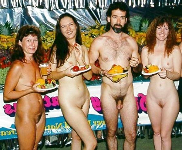 25P Beach girls 15.
