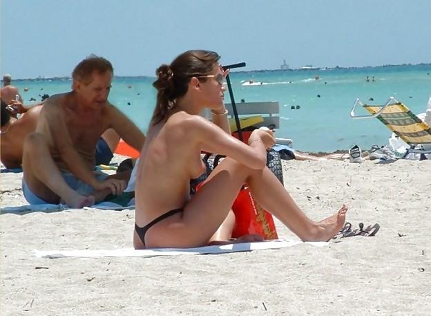 25P On the beach 4