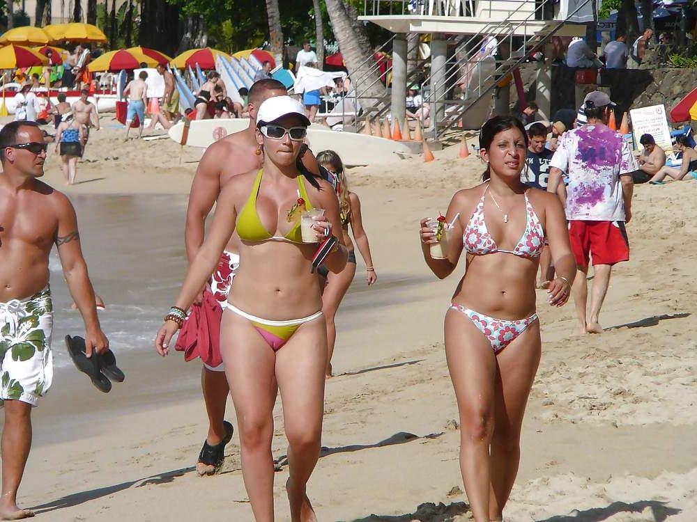 25P Girls At The Beach 