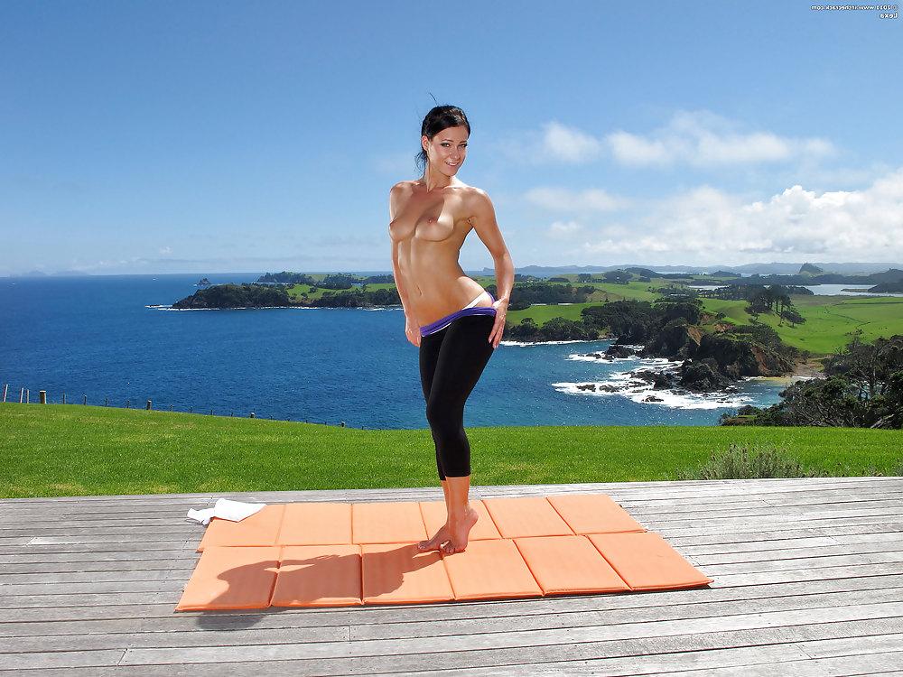 25P Yoga Ass
