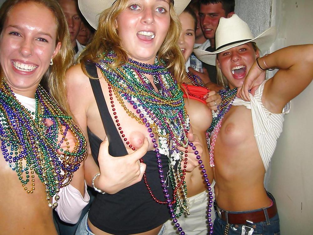 25P One boob flash