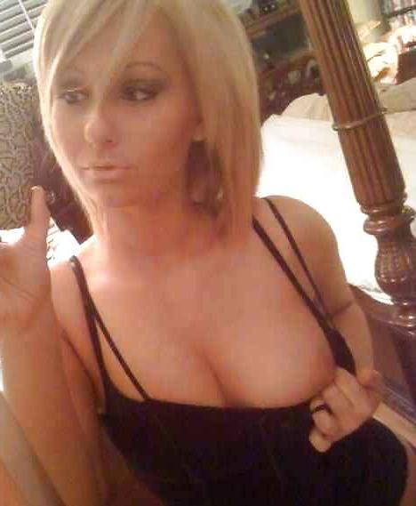 25P One boob flash