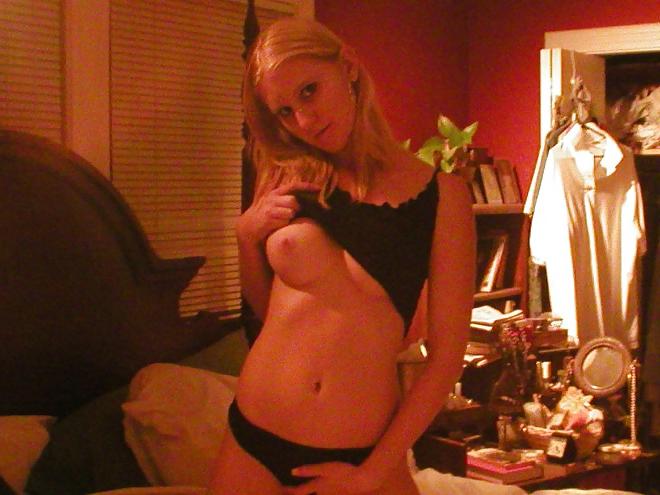 25P One boob flash