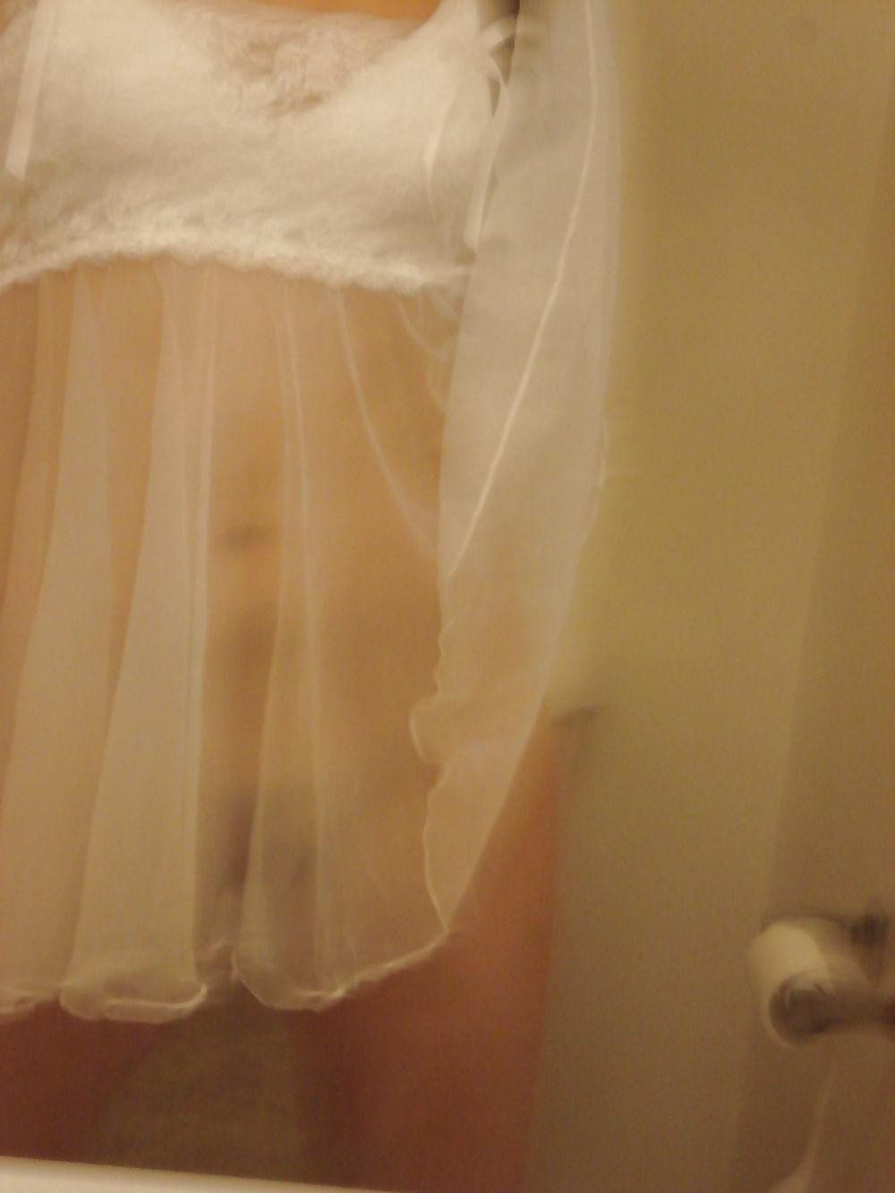 25P Sexy amateur enjoying xmas  